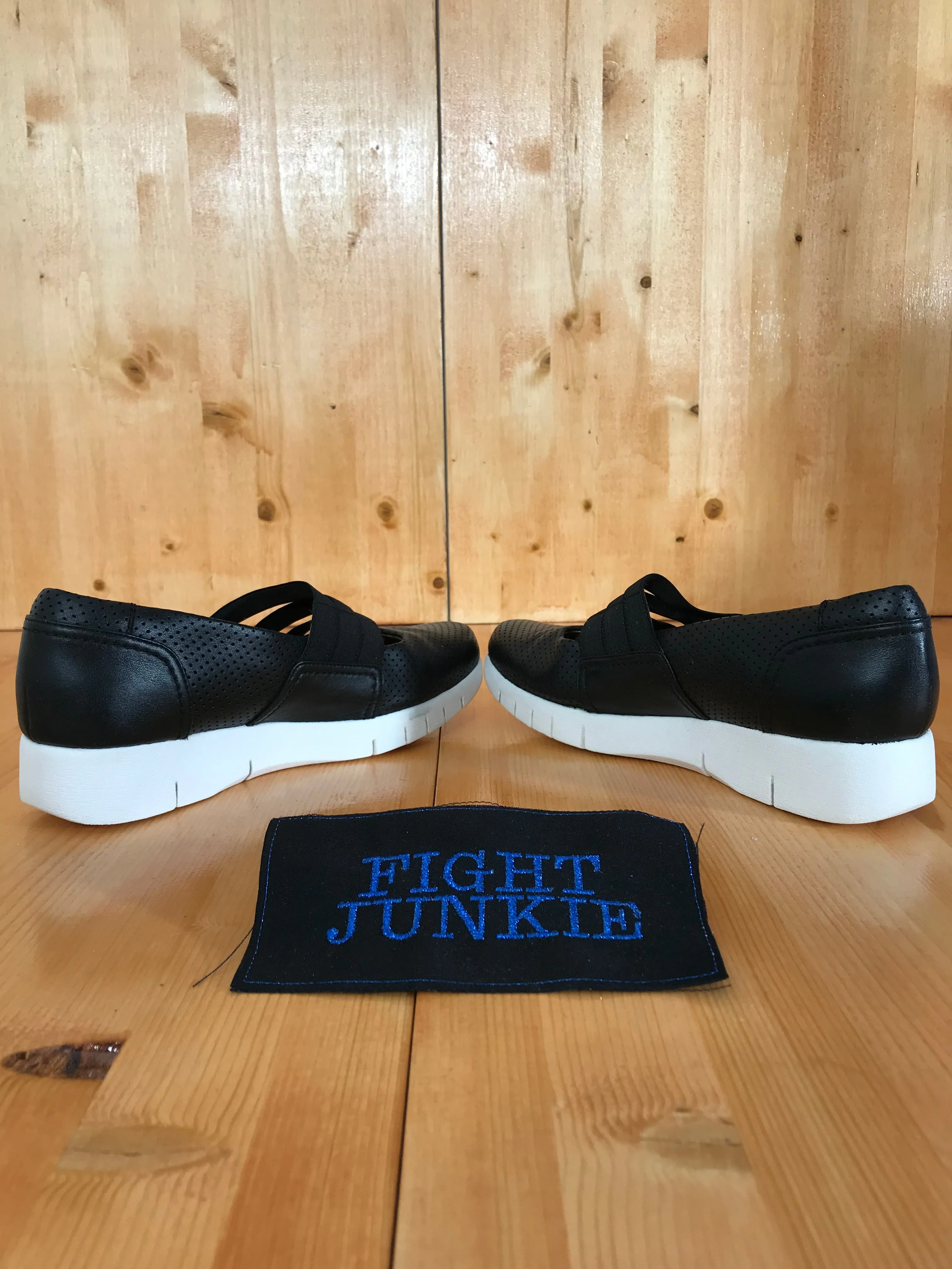 CLARKS DAELYN CITY Women's Size 7 Perforated Leather Slip On Shoes Black