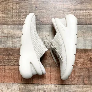 Kizik Cream Hands Free Slip On Sneakers- Size 7.5 (see notes)
