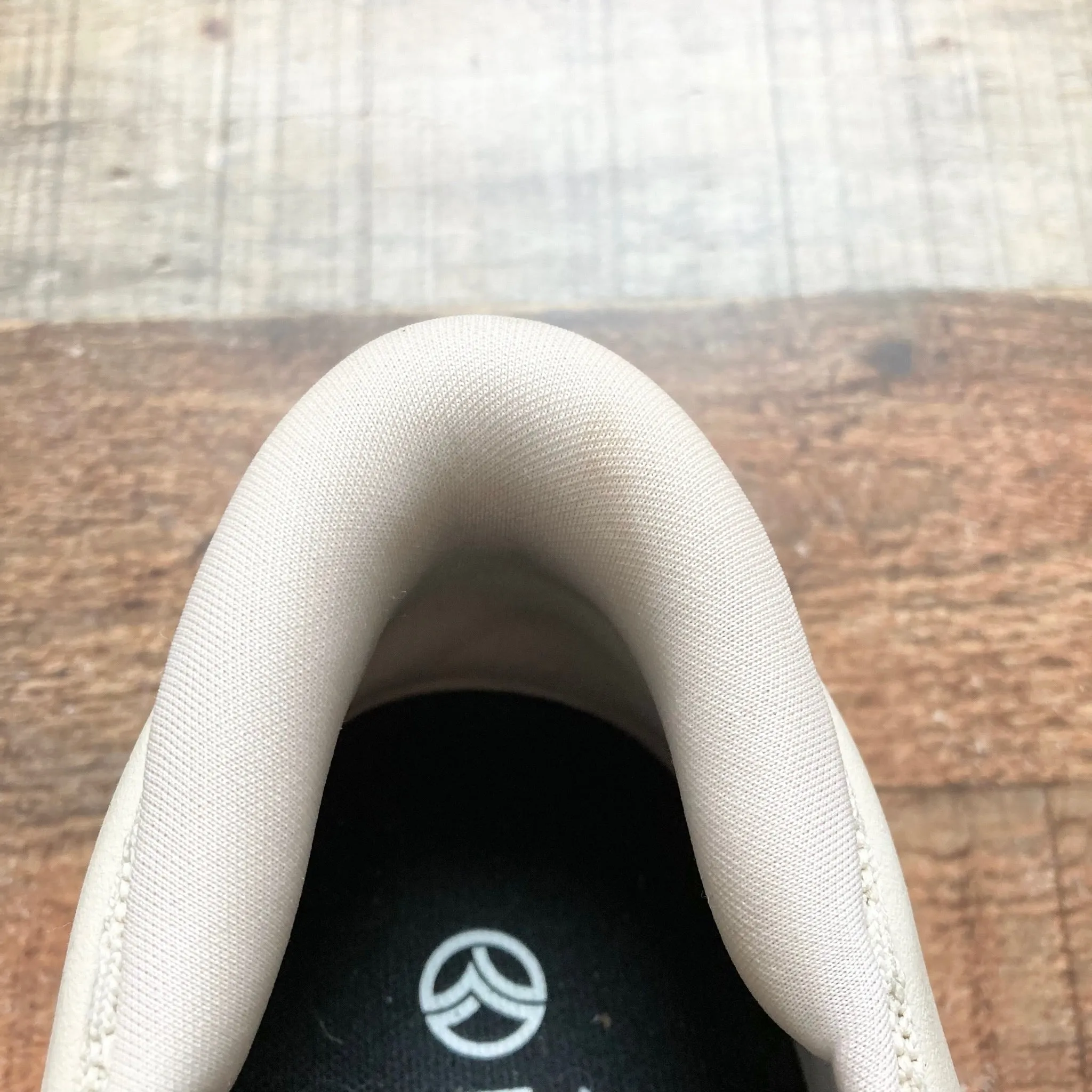 Kizik Cream Hands Free Slip On Sneakers- Size 7.5 (see notes)