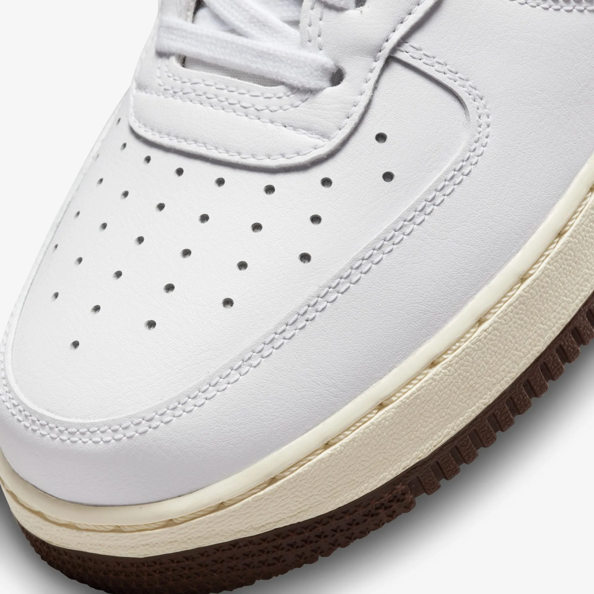 Nike | AIR FORCE 1 HIGH '07 WHITE AND LIGHT CHOCOLATE