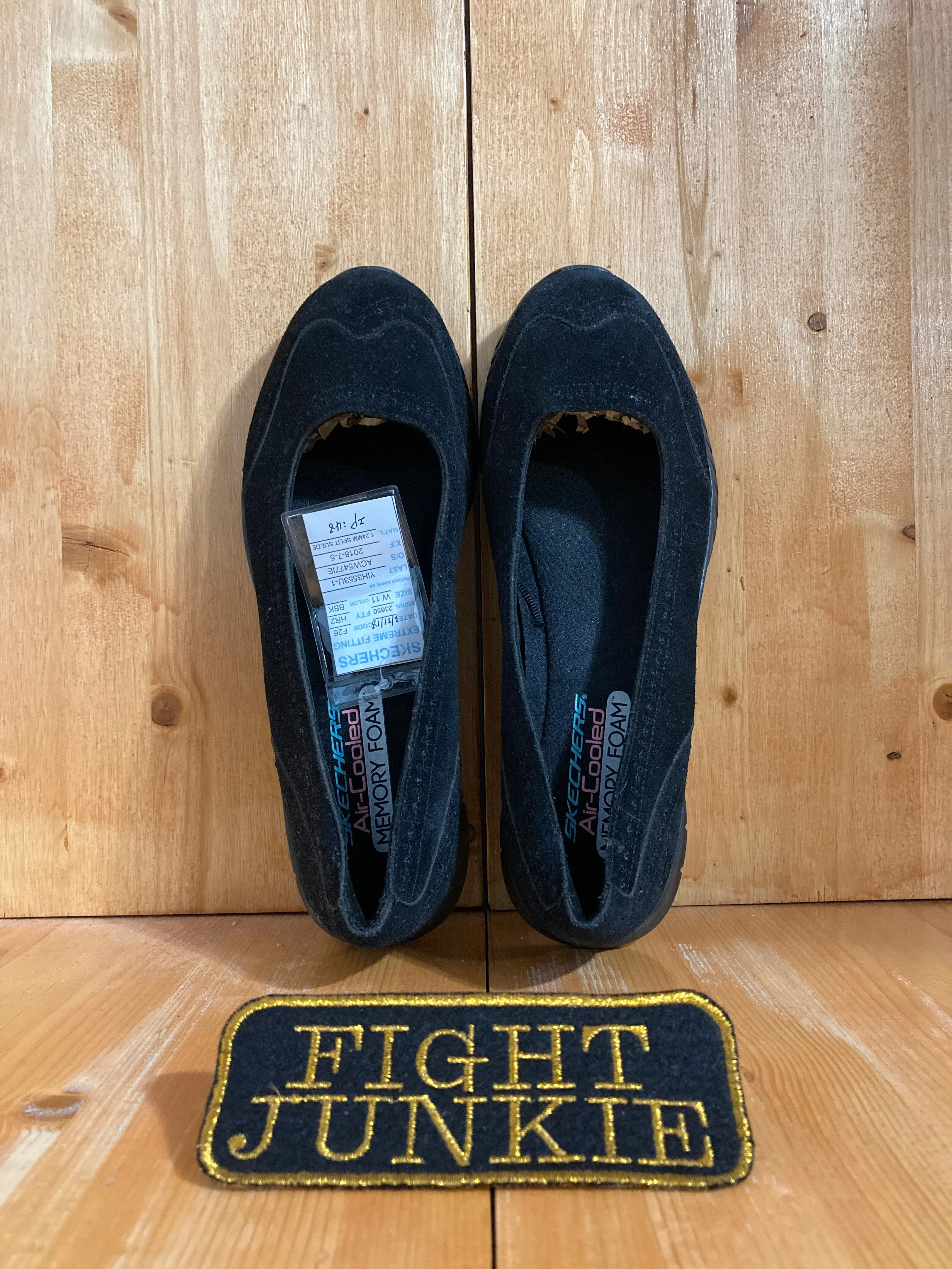 SKECHERS SKETCHERS FACTORY SAMPLE Womens Size 11 Suede Slip On Shoes Sneakers Black 23650