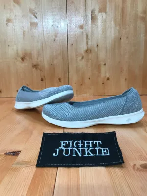 SKECHERS SKETCHERS ON THE GO GOGA MAT Women's Size 10 Slip On Shoes Sneakers Gray 14745