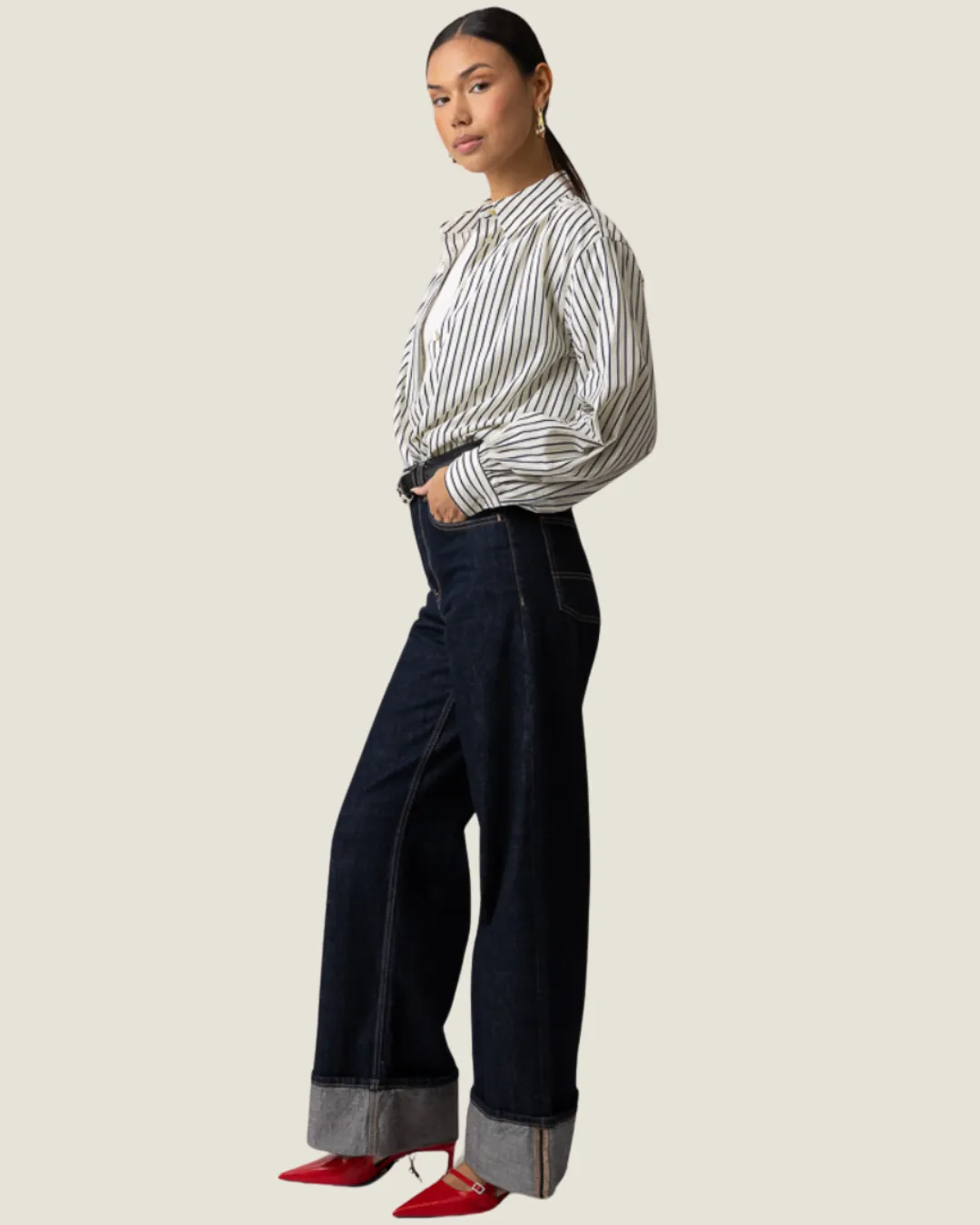 The Ciara: Ivory/Navy Button Down