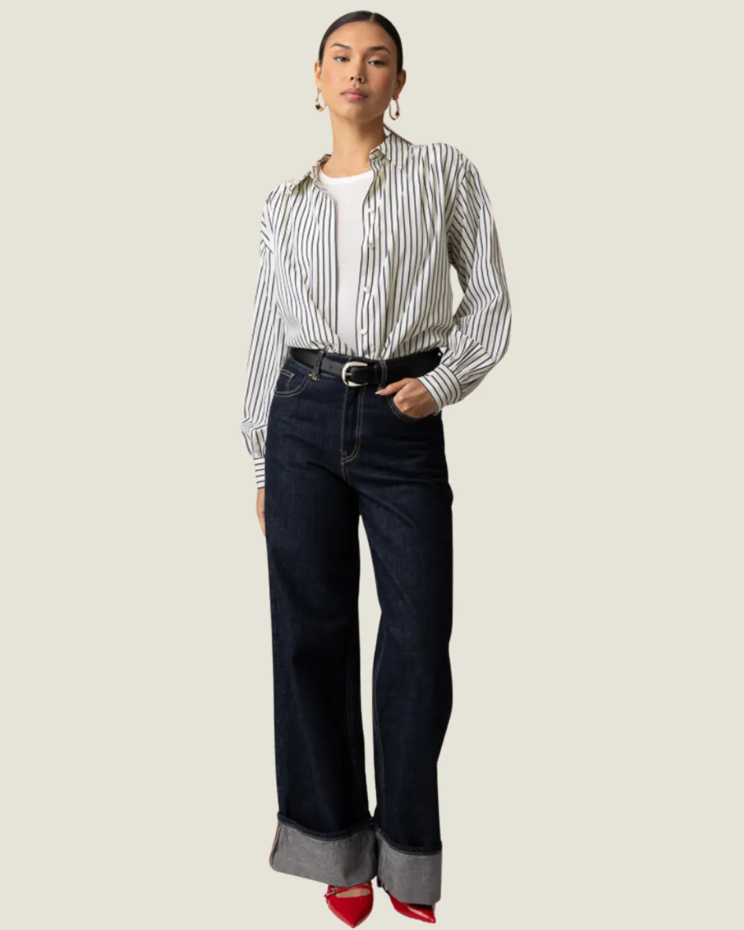 The Ciara: Ivory/Navy Button Down